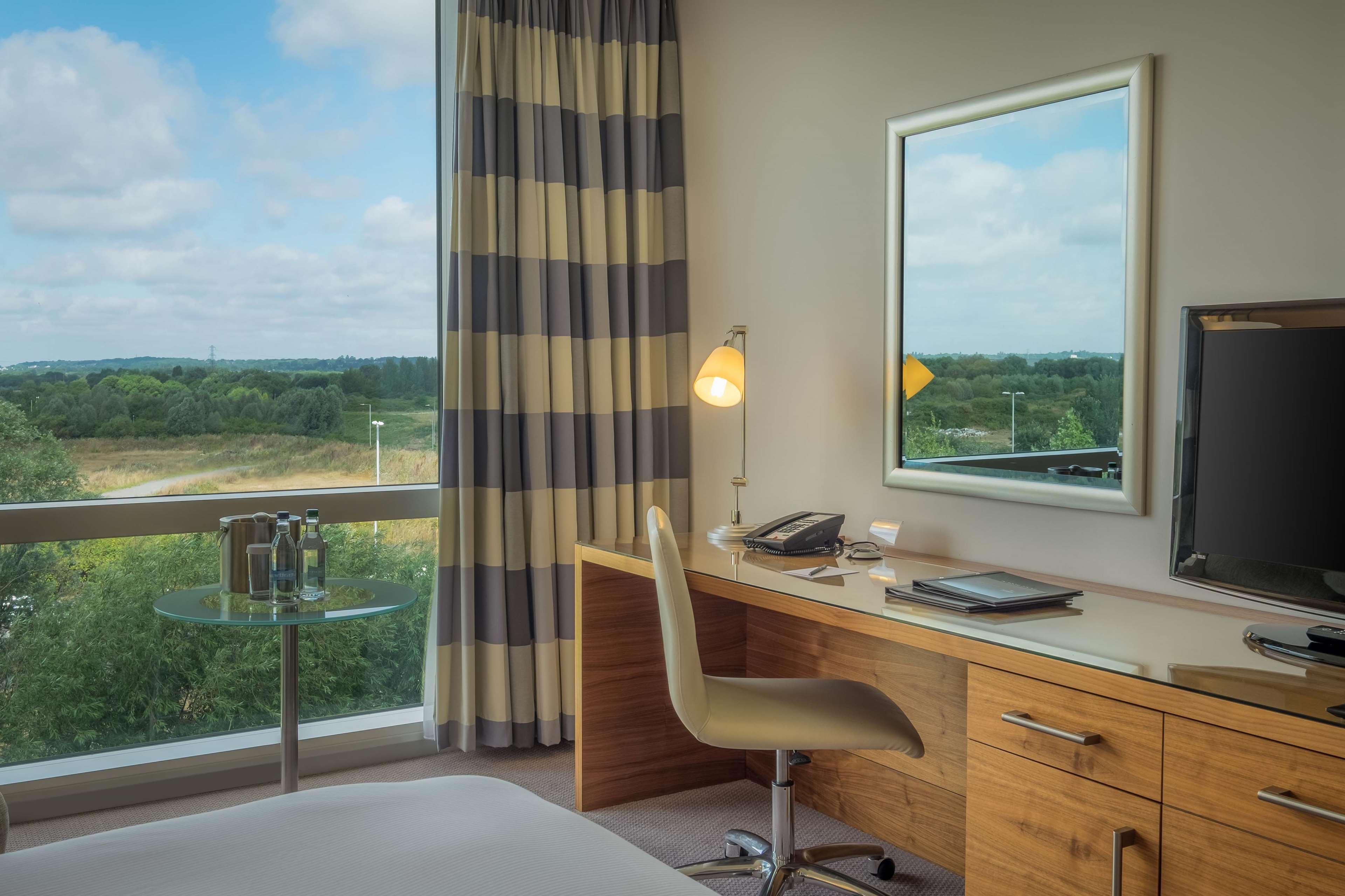 Hilton Reading Hotel Екстериор снимка