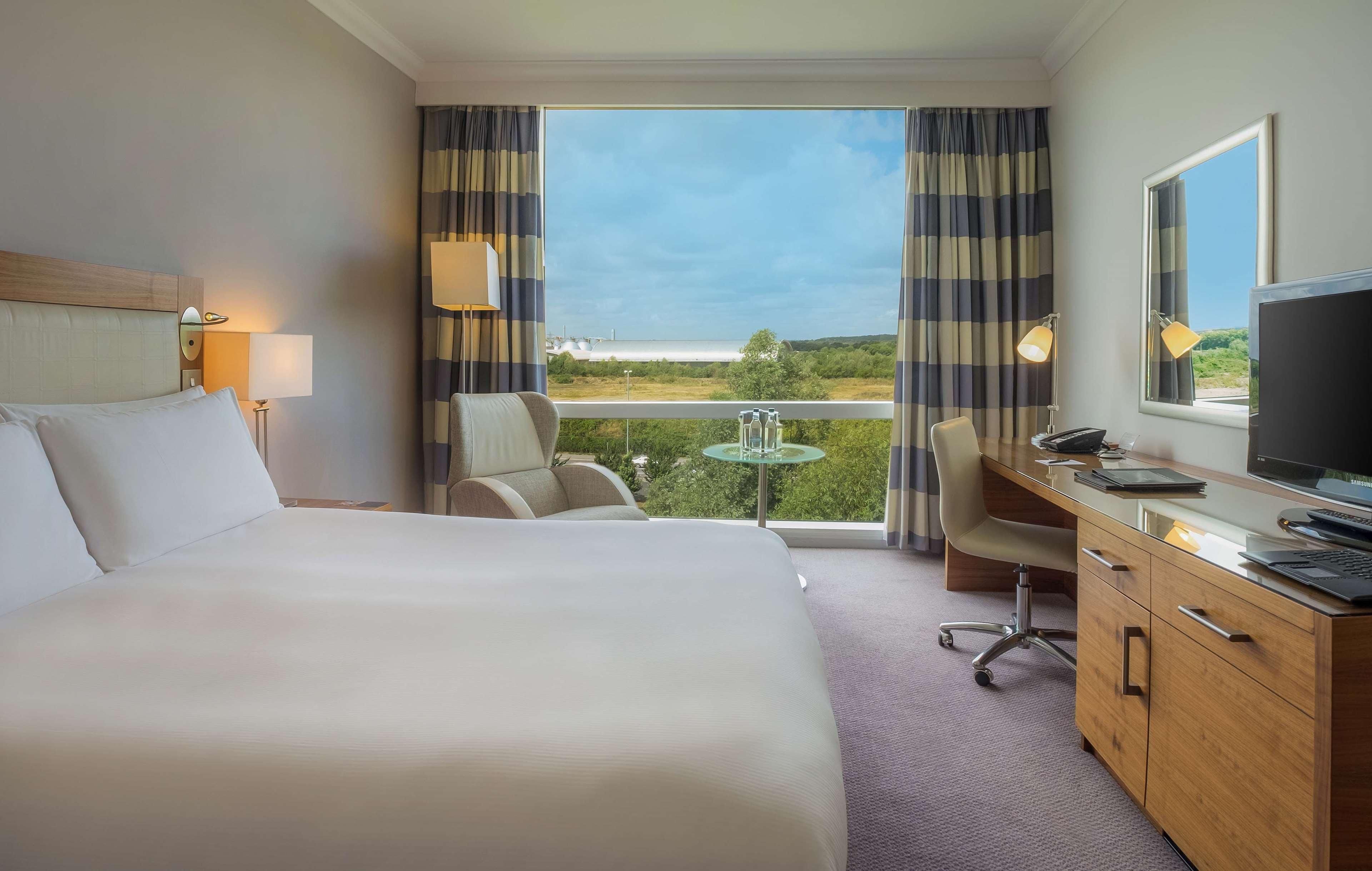 Hilton Reading Hotel Екстериор снимка