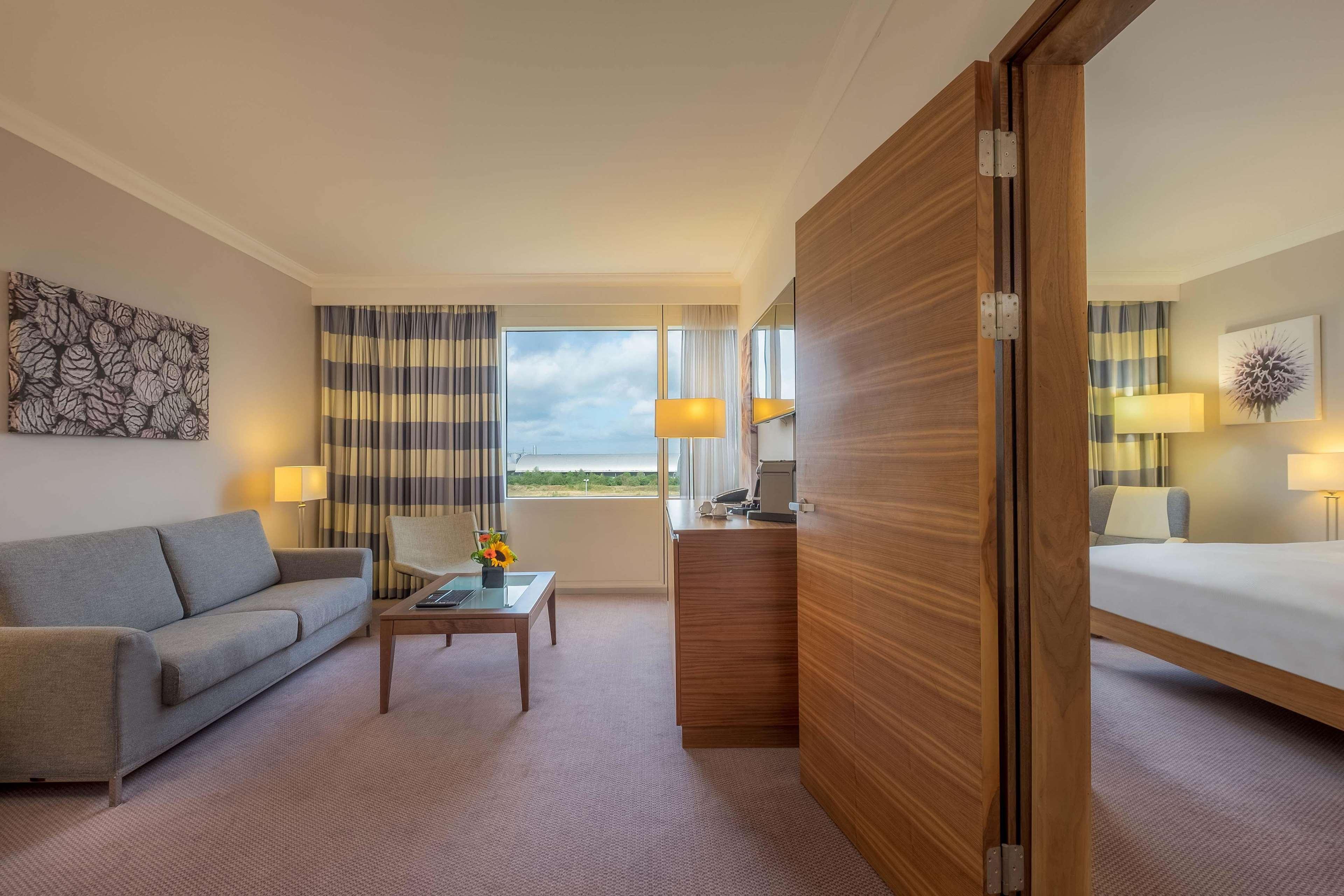 Hilton Reading Hotel Екстериор снимка