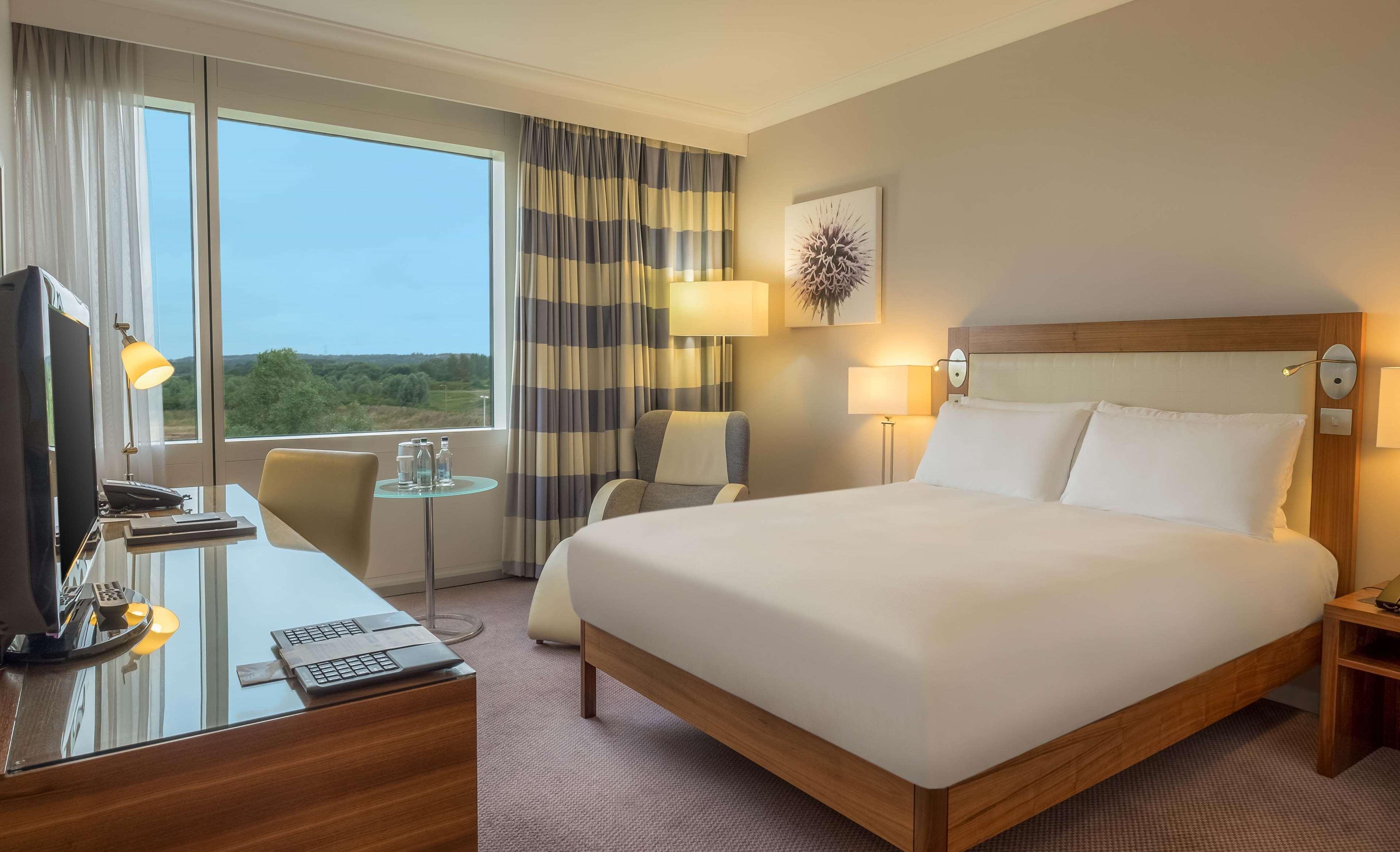 Hilton Reading Hotel Екстериор снимка
