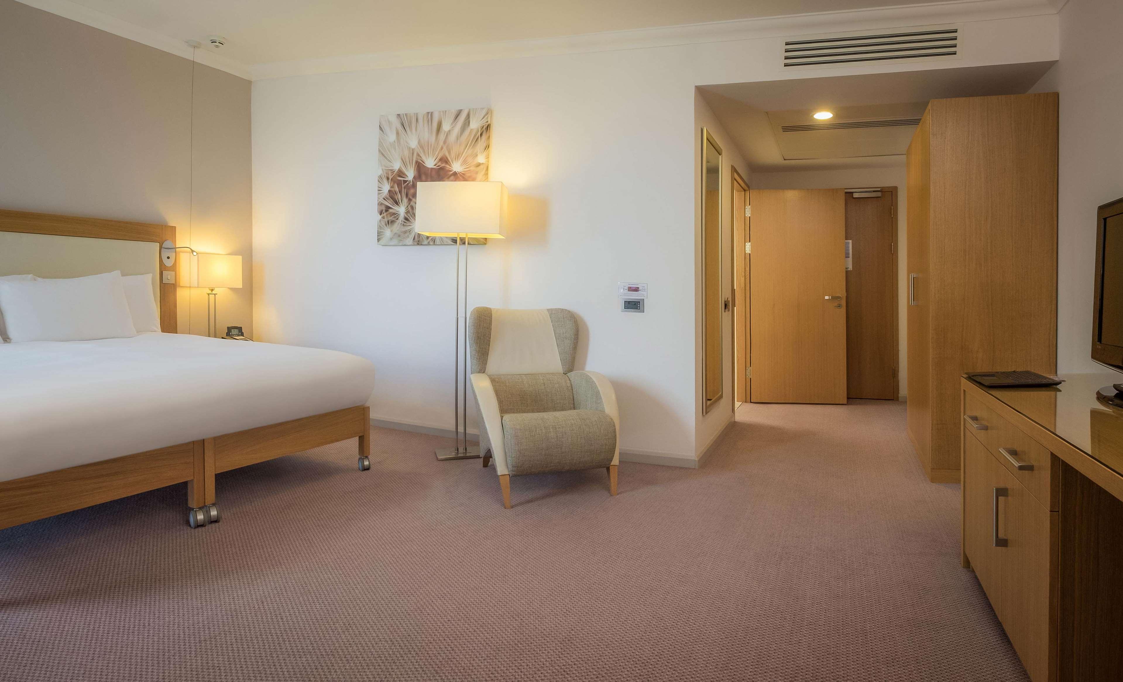 Hilton Reading Hotel Екстериор снимка
