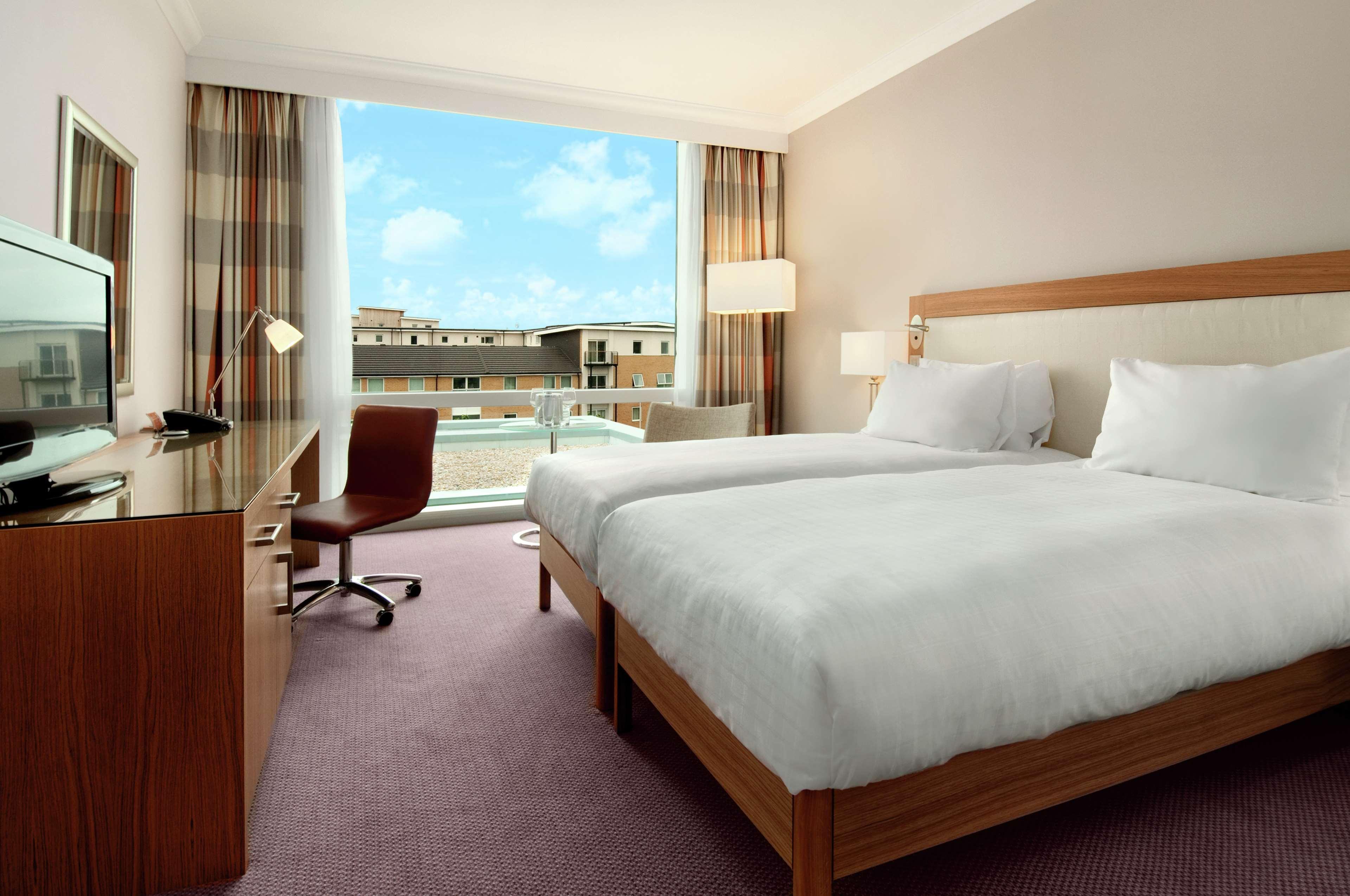 Hilton Reading Hotel Екстериор снимка