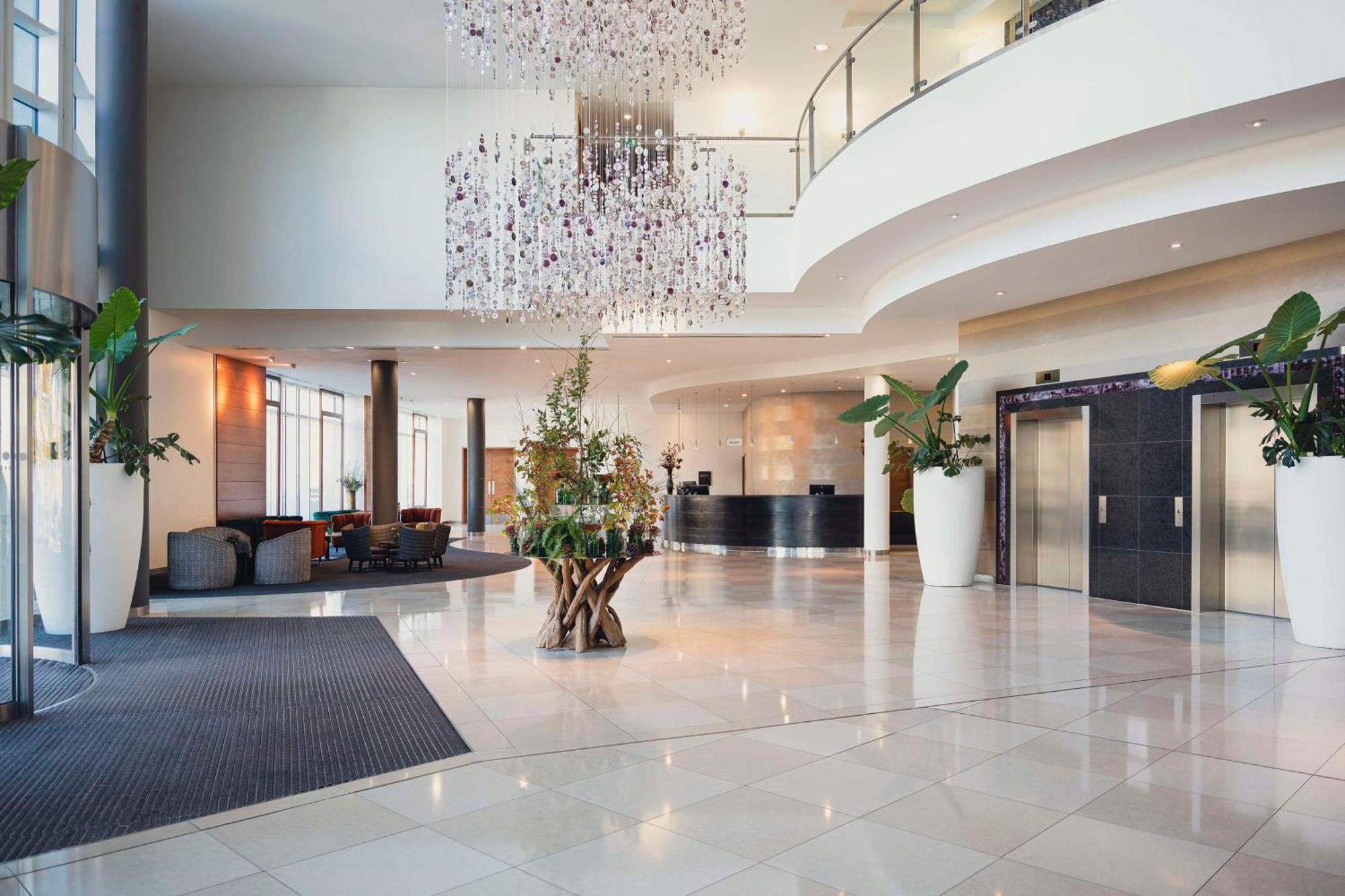 Hilton Reading Hotel Екстериор снимка