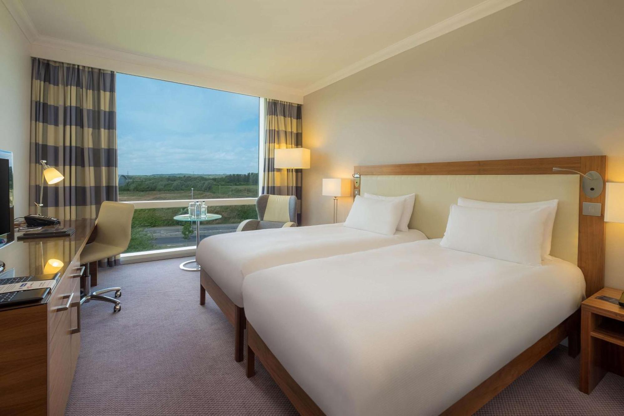 Hilton Reading Hotel Екстериор снимка
