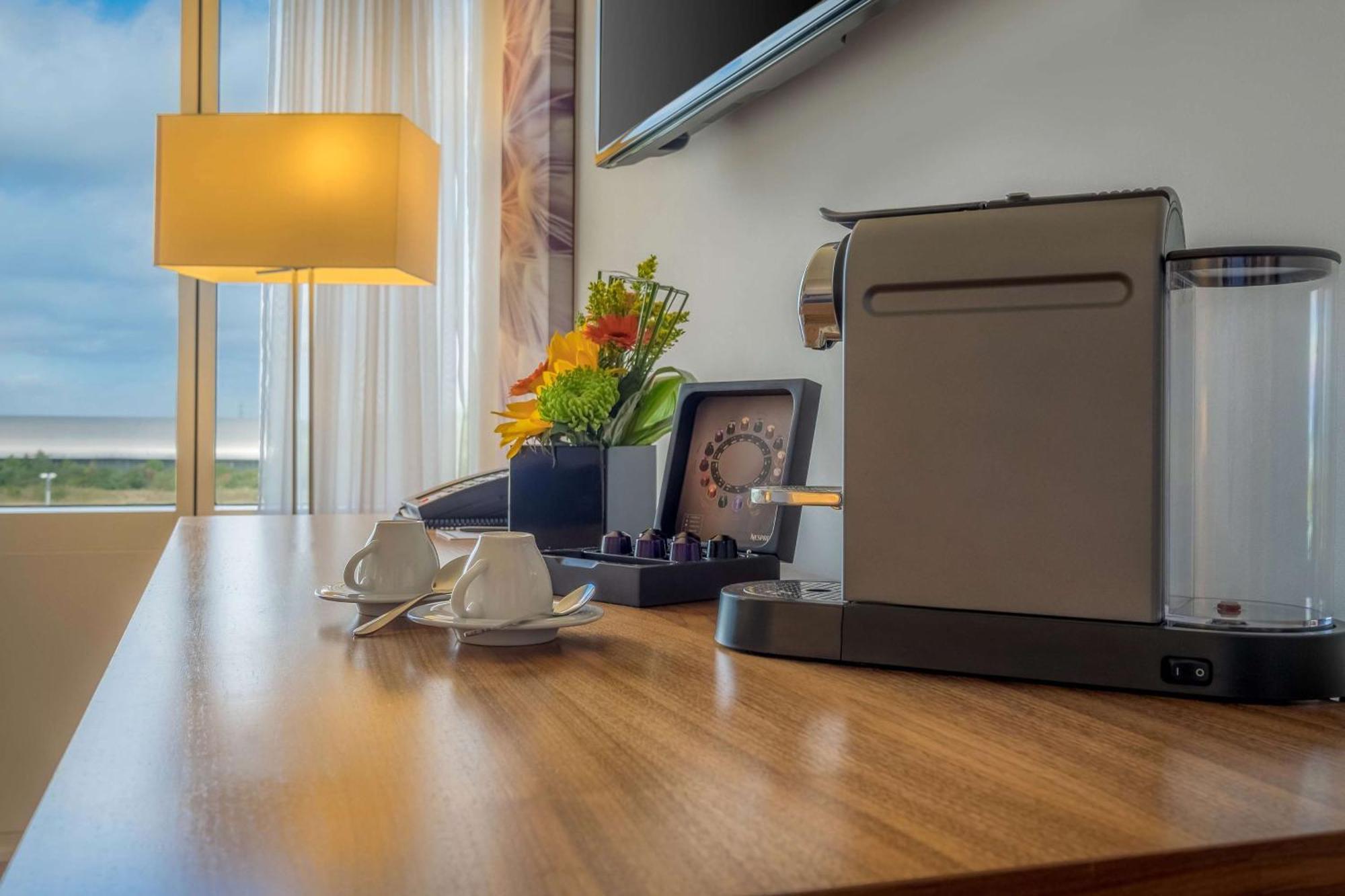 Hilton Reading Hotel Екстериор снимка