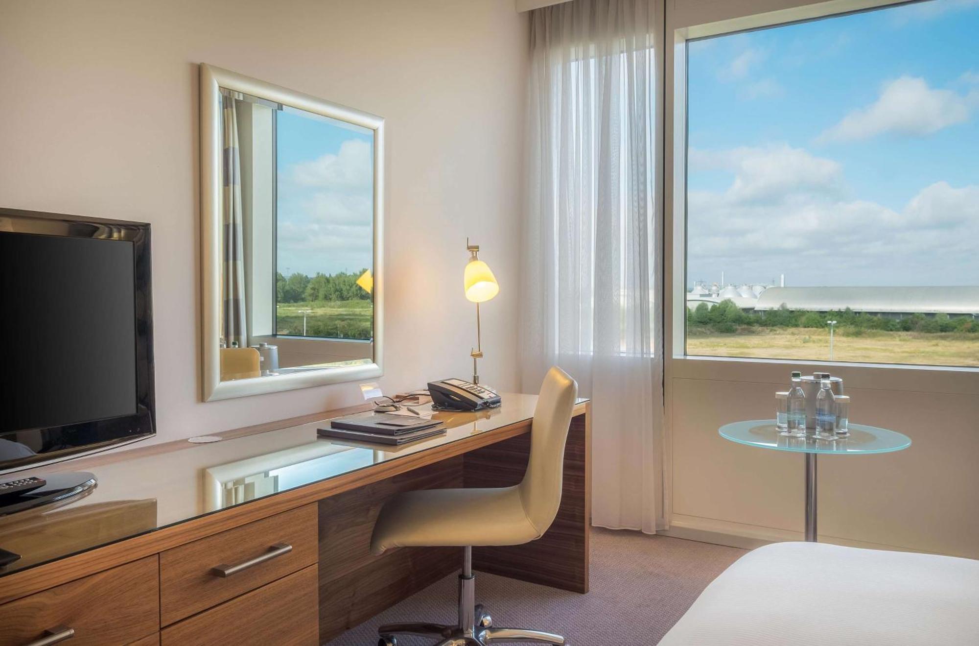 Hilton Reading Hotel Екстериор снимка