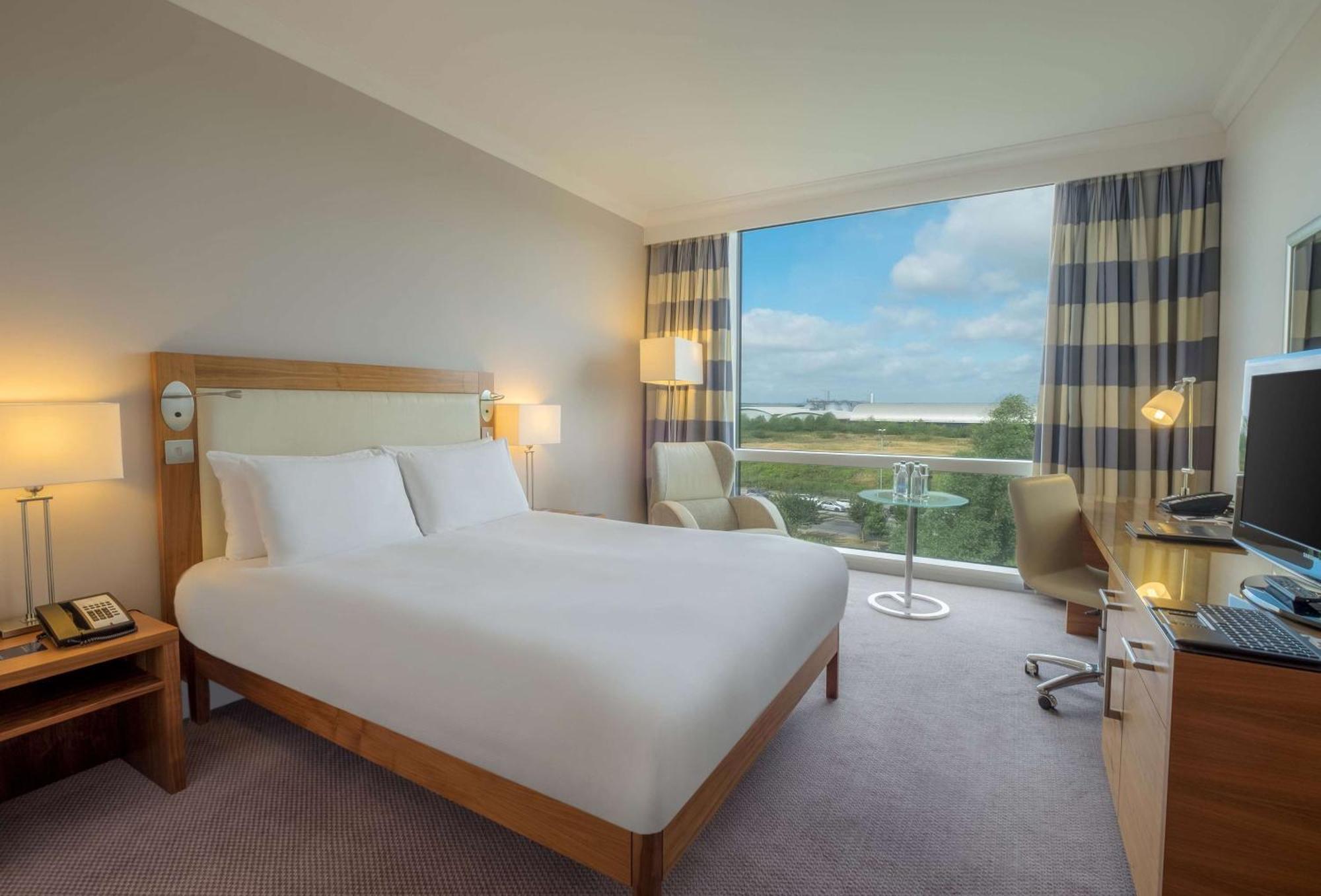 Hilton Reading Hotel Екстериор снимка