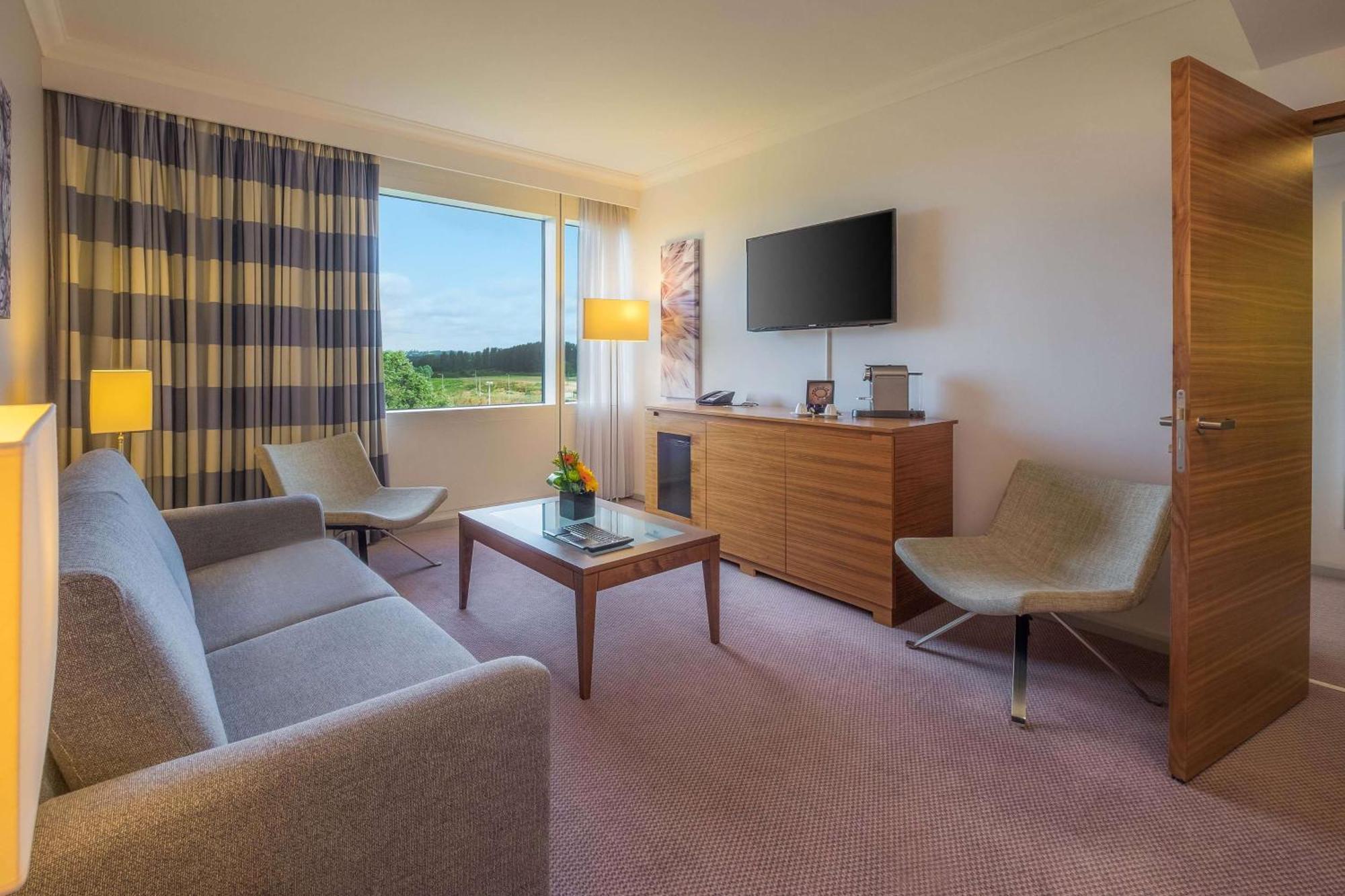 Hilton Reading Hotel Екстериор снимка