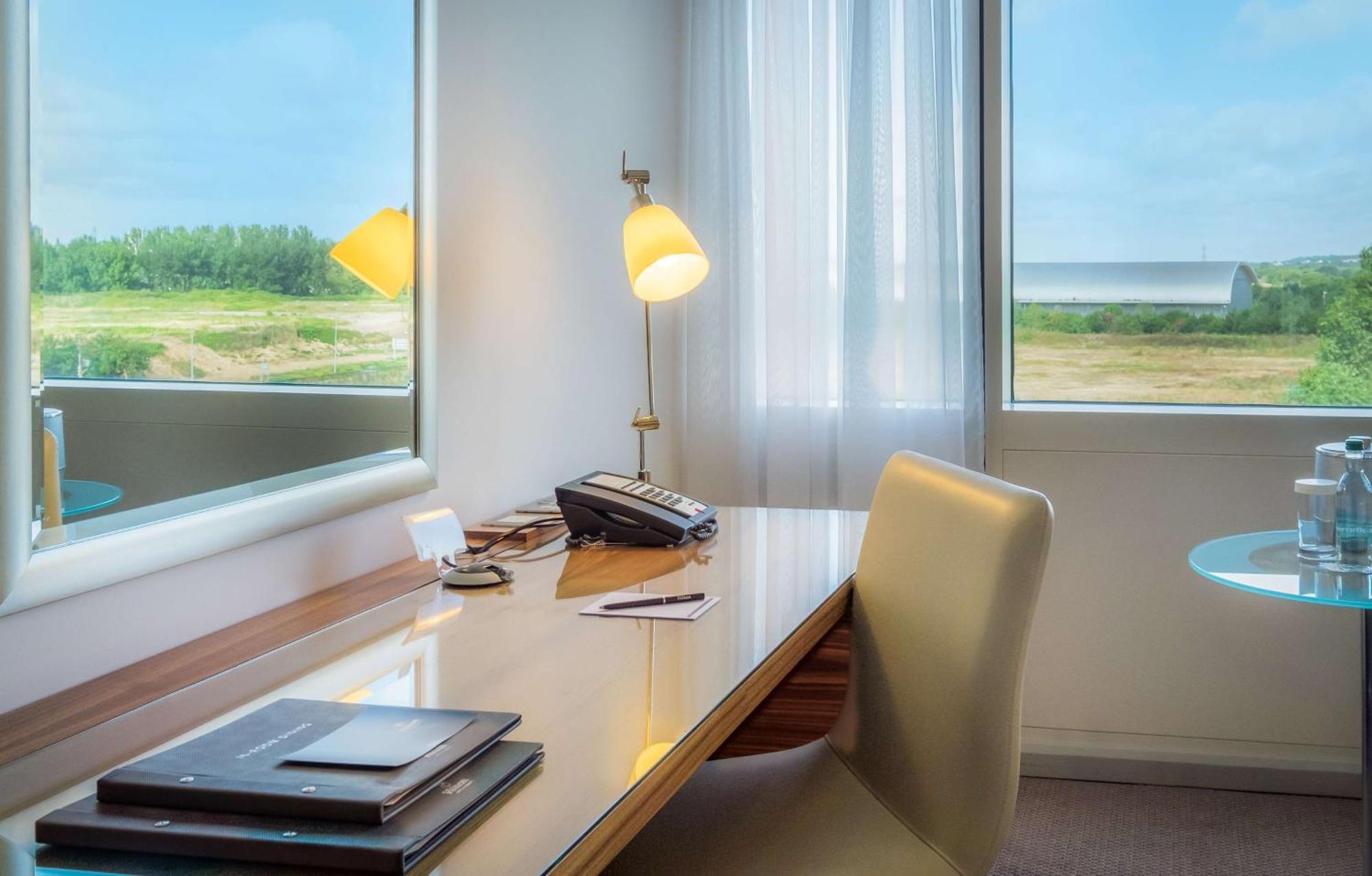 Hilton Reading Hotel Екстериор снимка