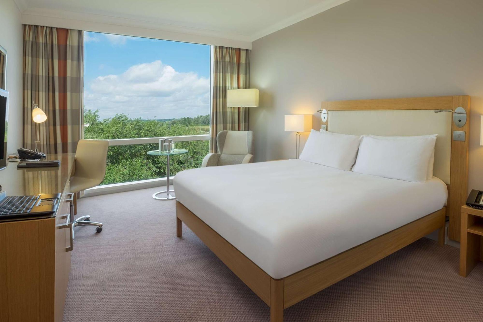 Hilton Reading Hotel Екстериор снимка
